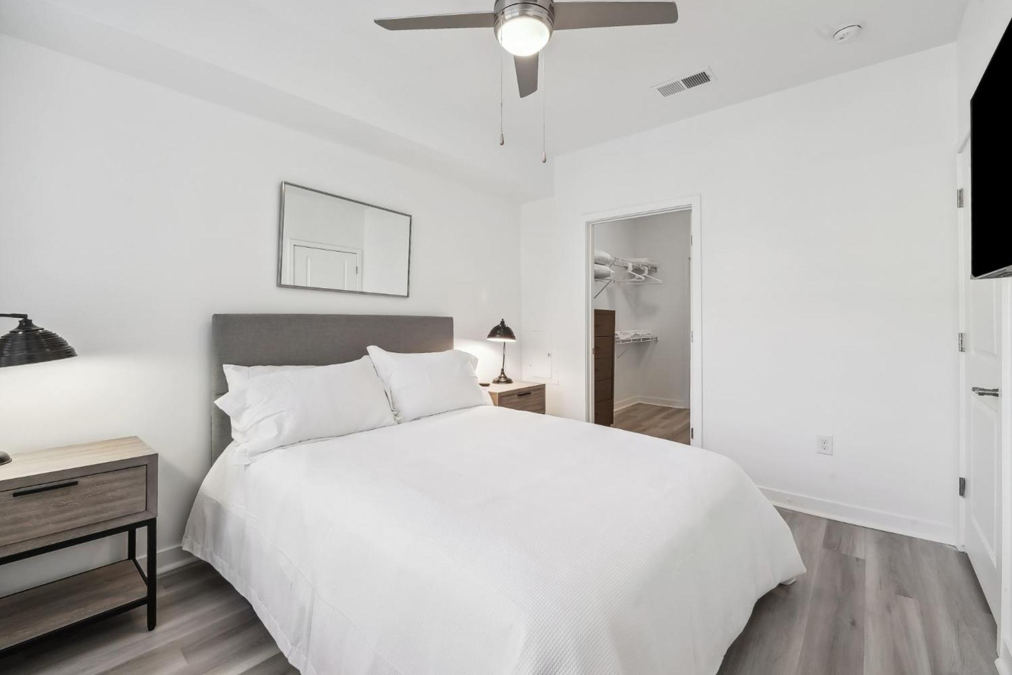 Premium Apartments And Studios At Midtown 205 In ชาร์ล็อต ภายนอก รูปภาพ