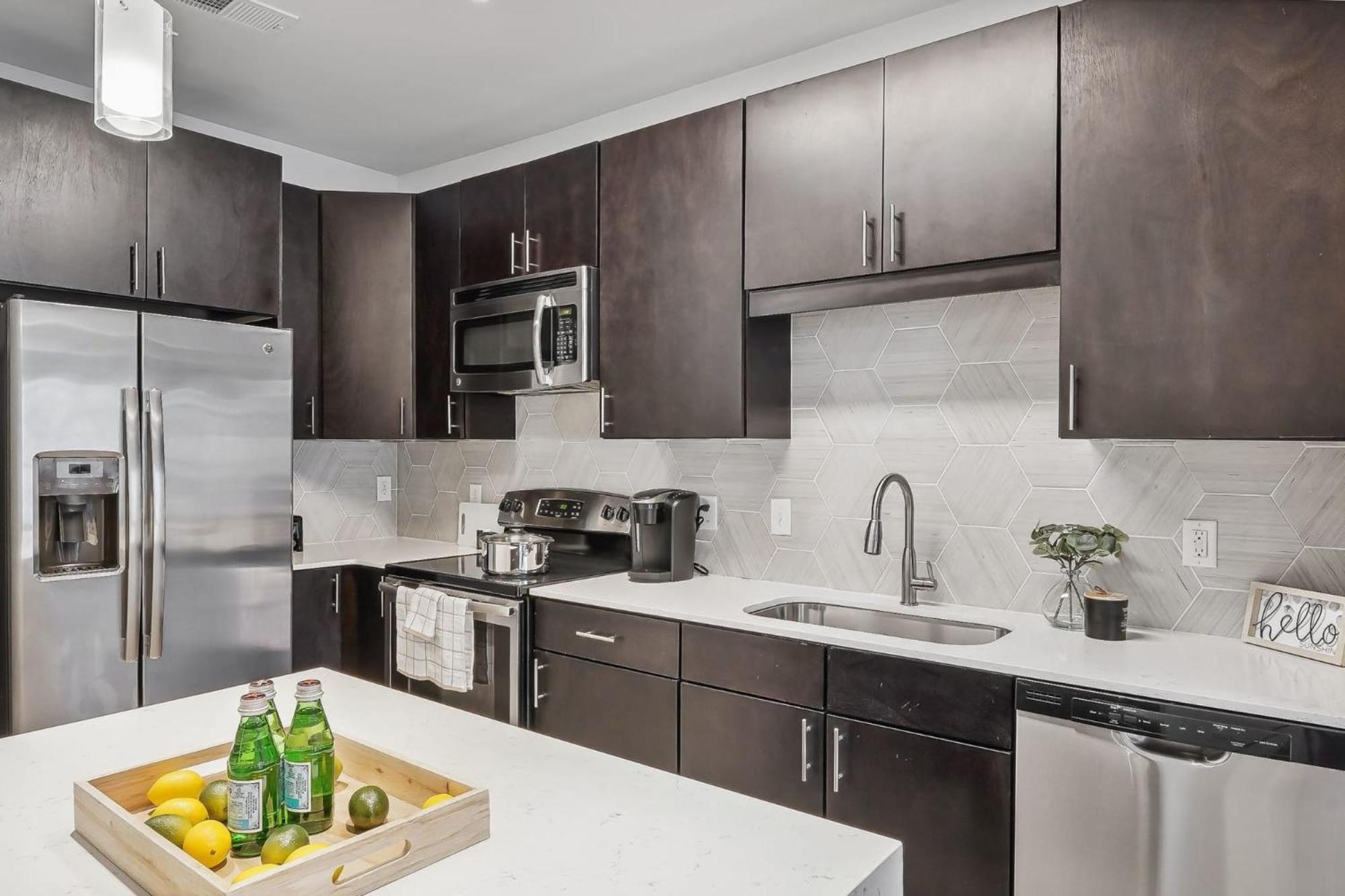 Premium Apartments And Studios At Midtown 205 In ชาร์ล็อต ภายนอก รูปภาพ